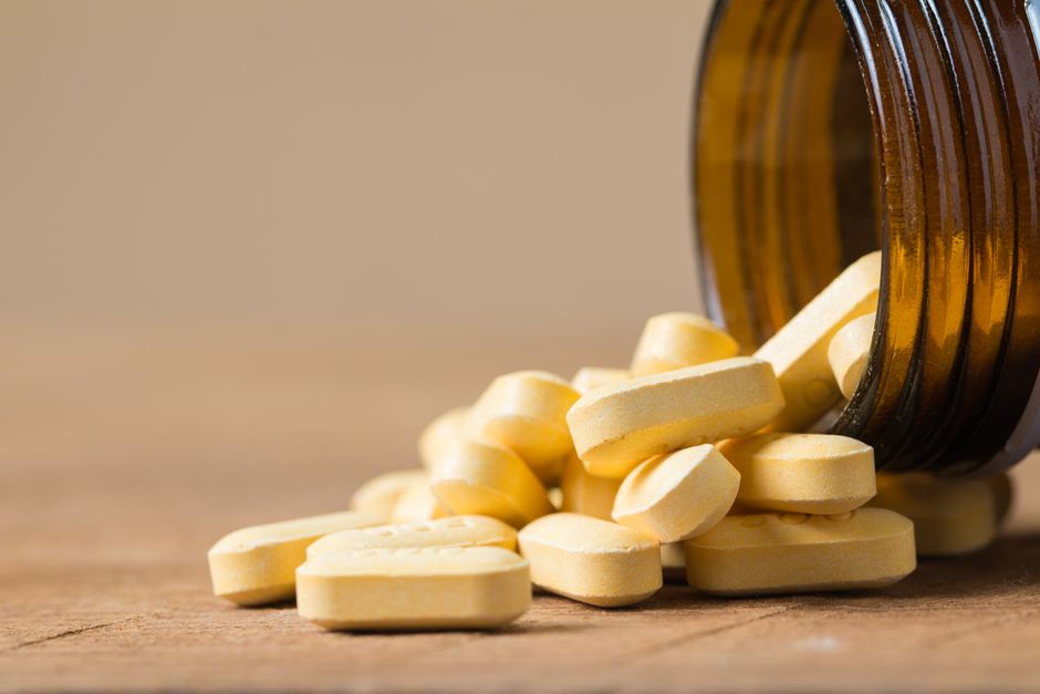 Vitamina B6: rol, carență, toxicitate la doze mari (neuropatie) — precauție importantă