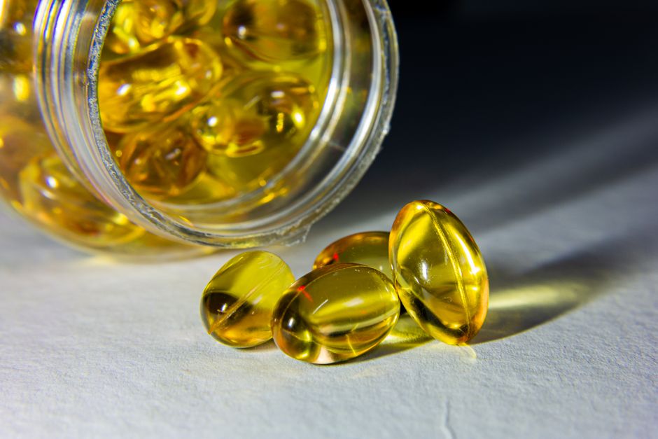 Vitamina D3 lichidă vs capsule: care se absoarbe mai bine, pentru cine